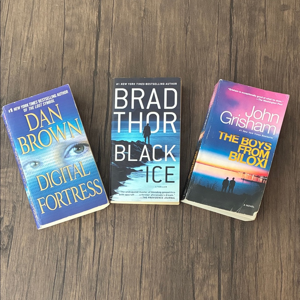 Dan Brown, Brad Thor, John Grisham Thriller Book Set